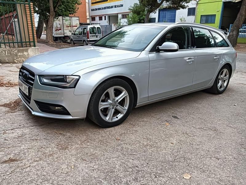 Gris Usado 2012 Audi A4 Familiar | 9990 € (Precio justo) - Imagen 1/4