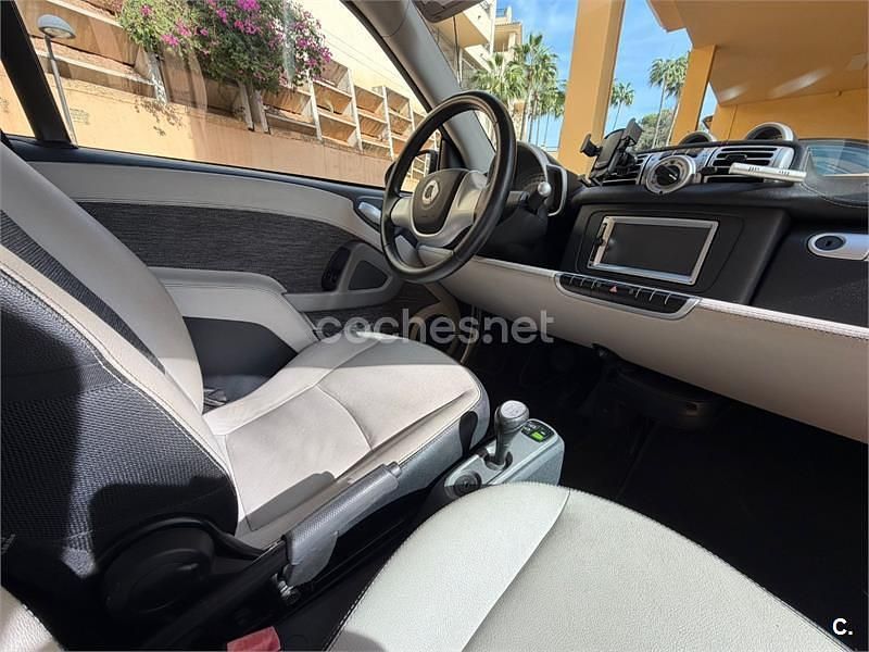 Usado Smart ForTwo Cabrio Passion 71 CV (52 kW) 2012 Gris / plata Descapotable