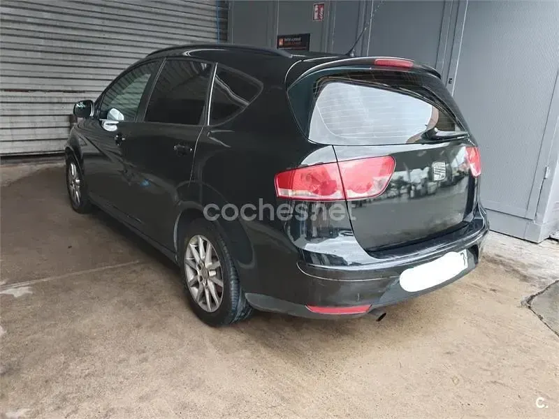 Usado Seat Altea XL I-Tech 105 CV (77 kW) 2015 Negro Monovolumen