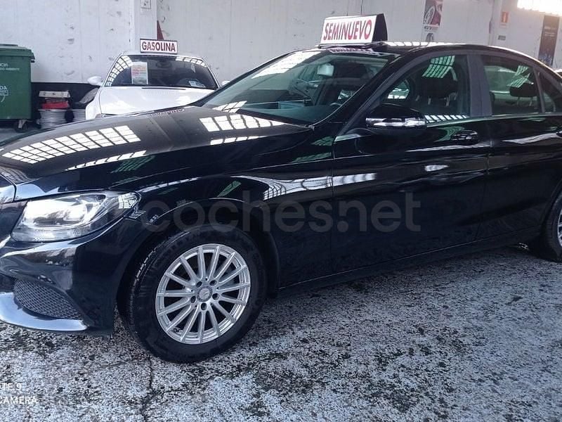 Usado Mercedes C180 120 CV (88 kW) 2014 Negro Berlina