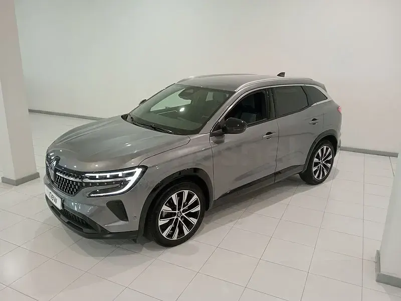 Usado Renault Austral Techno 200 CV (147 kW) 2023 Gris / plata SUV
