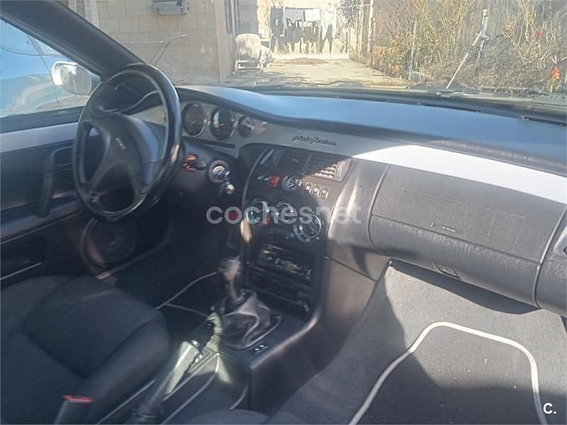 Usado Fiat Coupé 130 CV (95 kW) 1999 Gris / plata Coupe