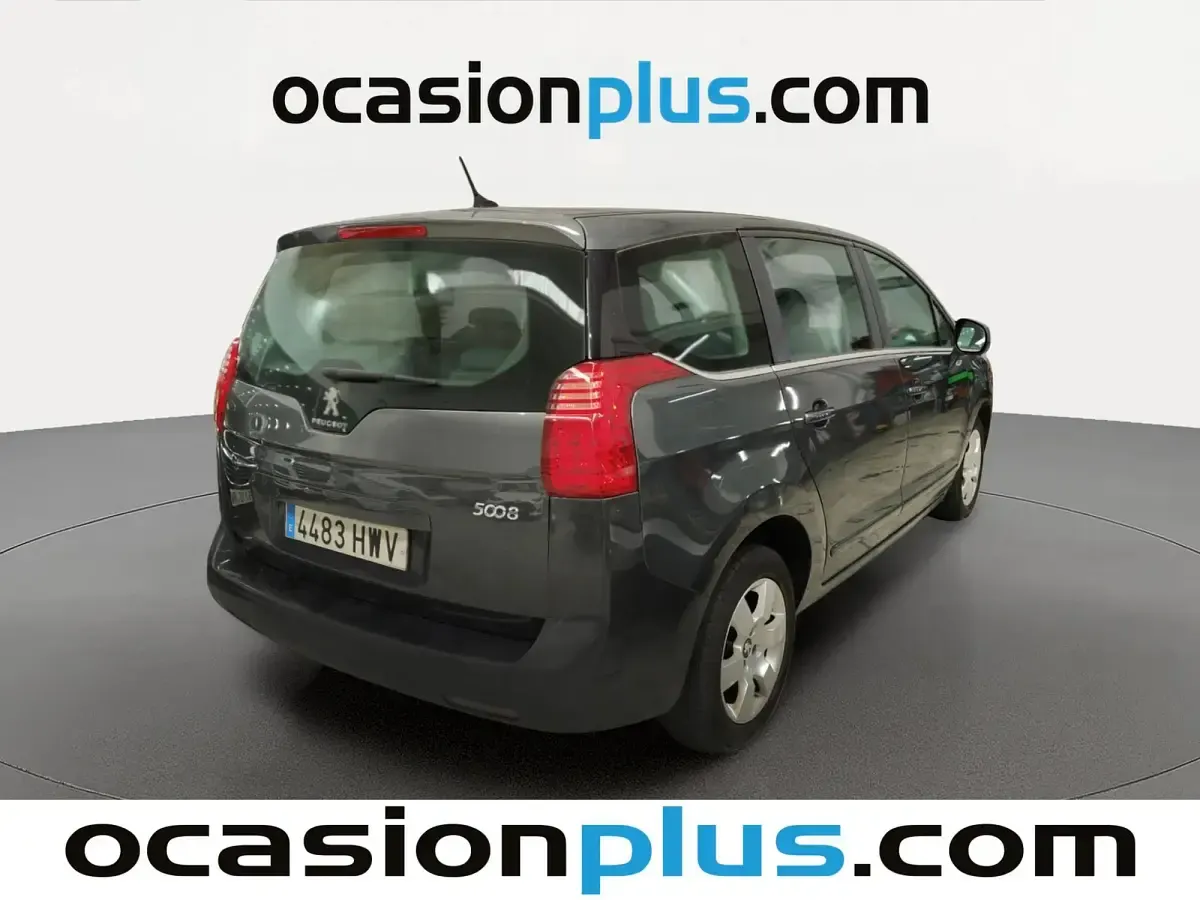 Usado Peugeot 5008 Active 115 CV (84 kW) 2014 Gris Monovolumen