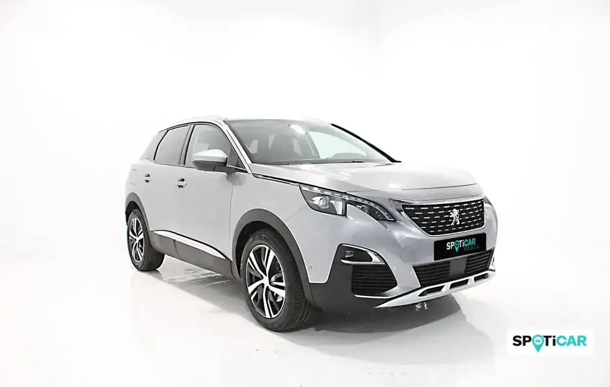Usado Peugeot 3008 Allure 130 CV (95 kW) 2019 Gris SUV