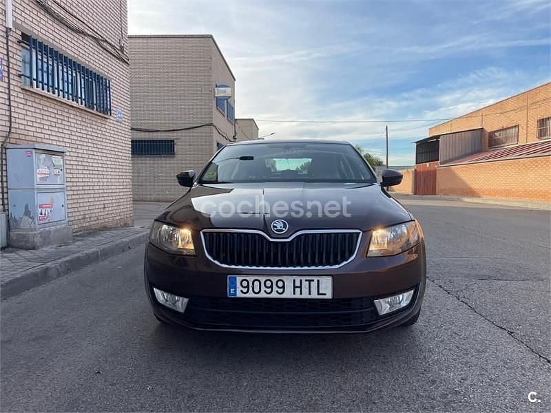 Brugt Skoda Octavia Ambition 105 HK (77 kW) 2013 Brun Sedan