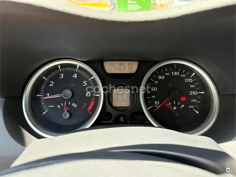 Usado Renault Mégane Dynamique 115 CV (84 kW) 2006 Beige Berlina