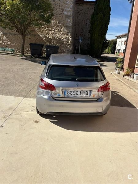 Usado Peugeot 308 Allure 115 CV (84 kW) 2014 Gris / plata Berlina