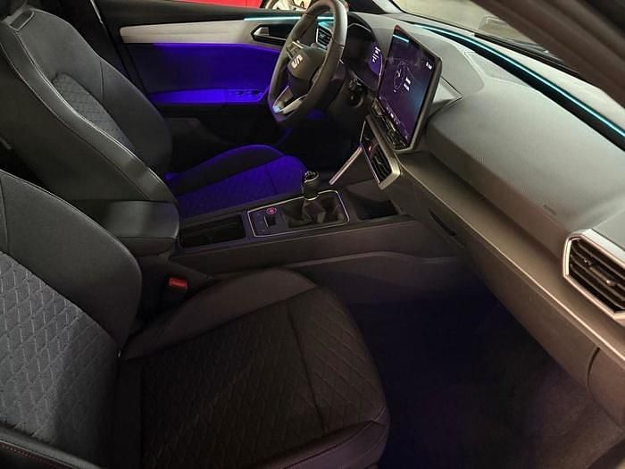 Nuevo Seat Leon FR 150 CV (110 kW) 2025 Rojo Berlina