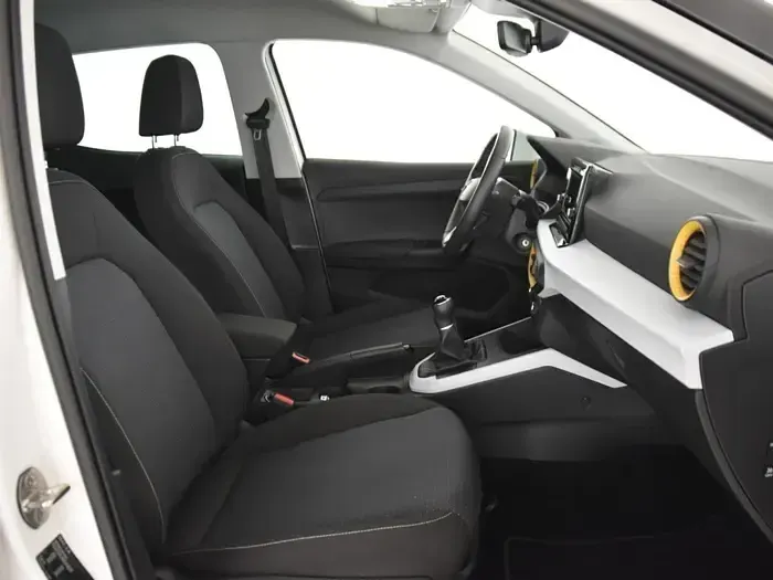 Usado Seat Arona Style 115 CV (84 kW) 2025 Blanco SUV