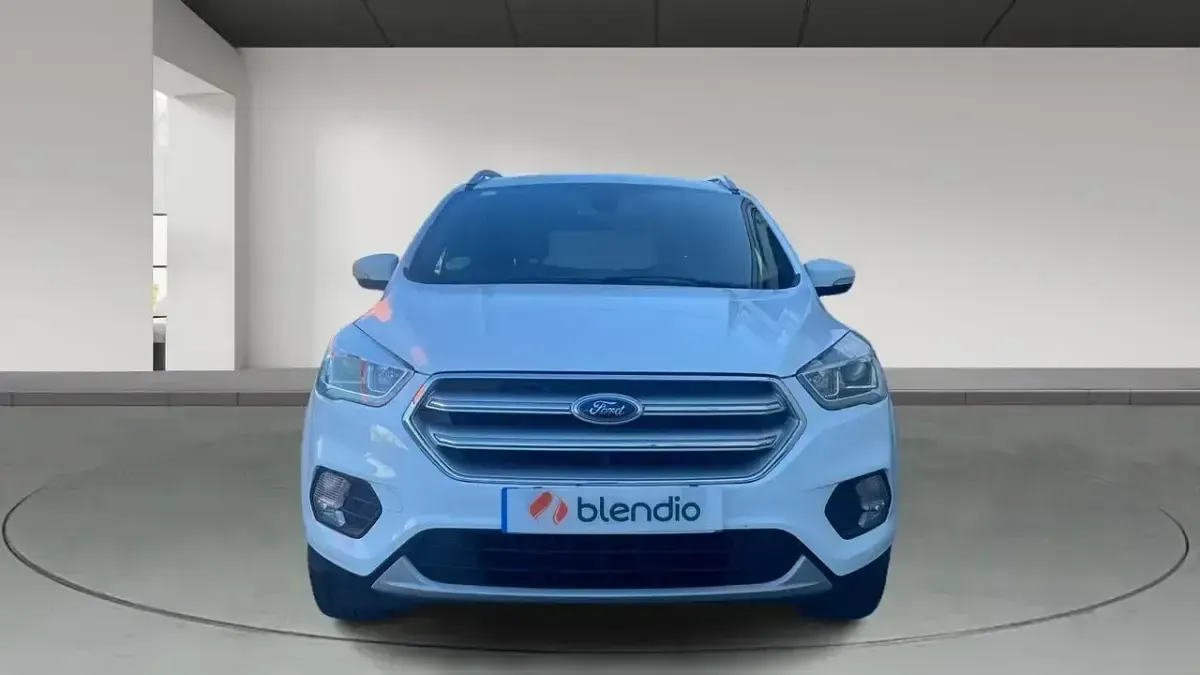 Usado Ford Kuga Trend 150 CV (110 kW) 2018 Blanco SUV