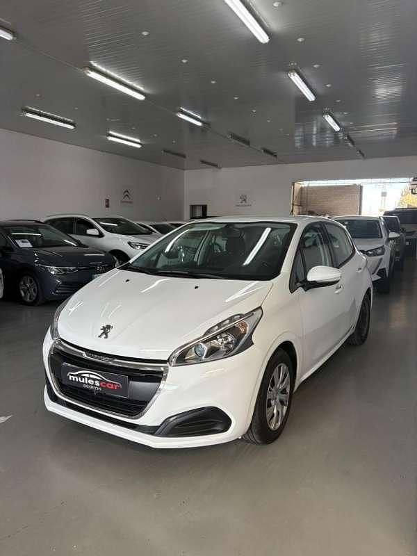 Usado Peugeot 208 Active 102 CV (75 kW) 2019 Blanco Utilitario