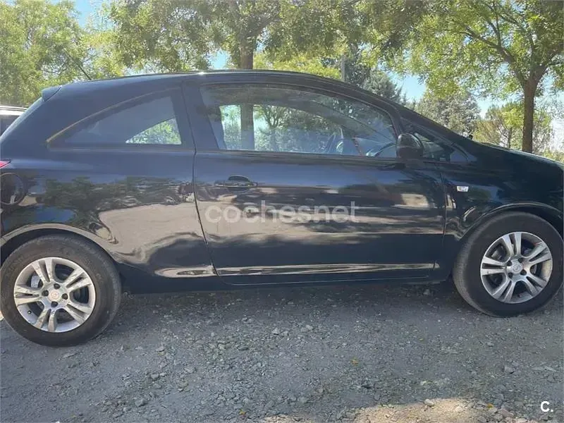 Usado Opel Corsa Enjoy 80 CV (58 kW) 2009 Negro Utilitario