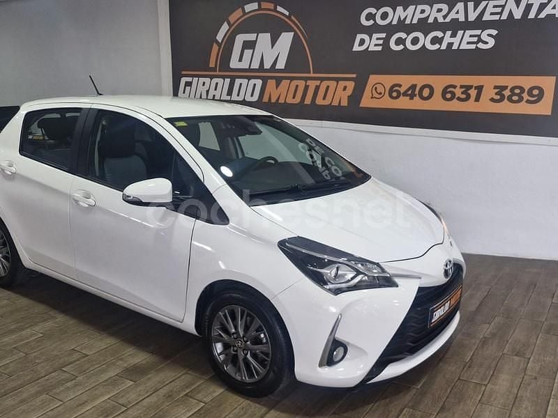Usado Toyota Yaris Business Edition 69 CV (50 kW) 2019 Blanco Berlina