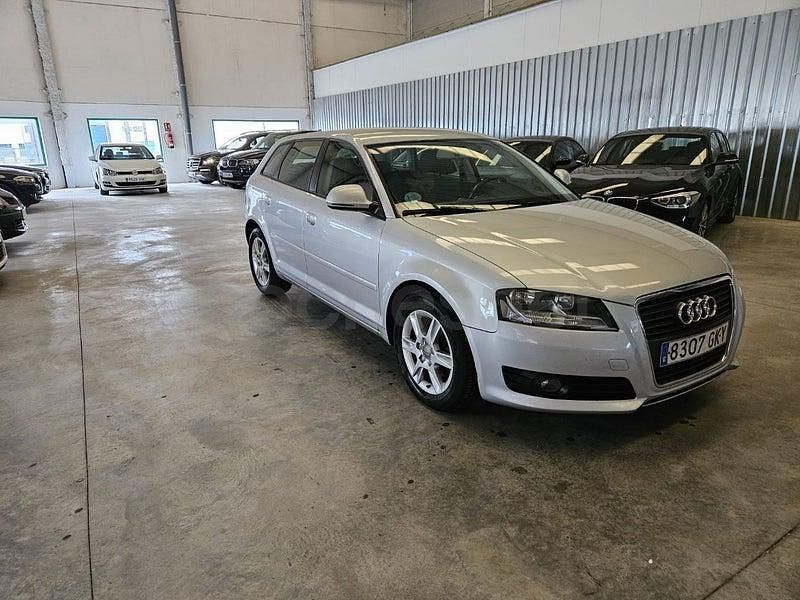 Usado Audi A3 Attraction 125 CV (91 kW) 2009 Gris / plata Utilitario