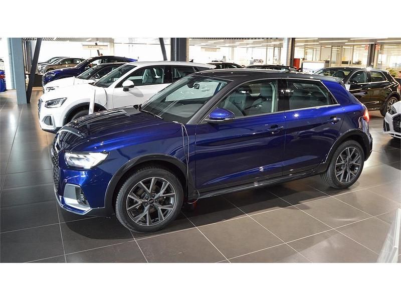 Nuevo Audi A1 Premium 116 CV (85 kW) 2025 Azul navarra Utilitario