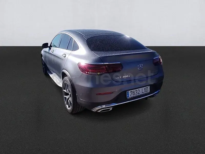 Usado Mercedes GLC300e 320 CV (235 kW) 2022 Gris / plata SUV