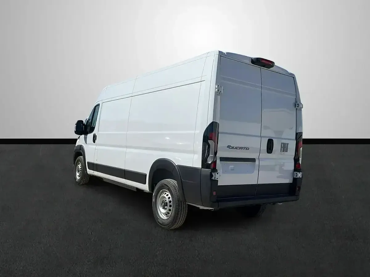 Usado Fiat E-Ducato 89 kW (122 CV) 2024 Blanco Berlina