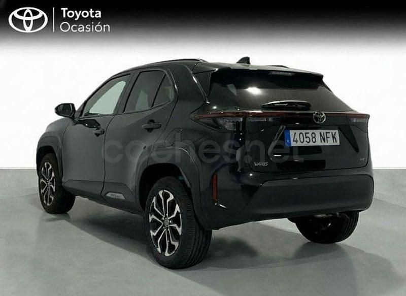 Usado Toyota Yaris Cross Active 130 CV (95 kW) 2025 Negro SUV