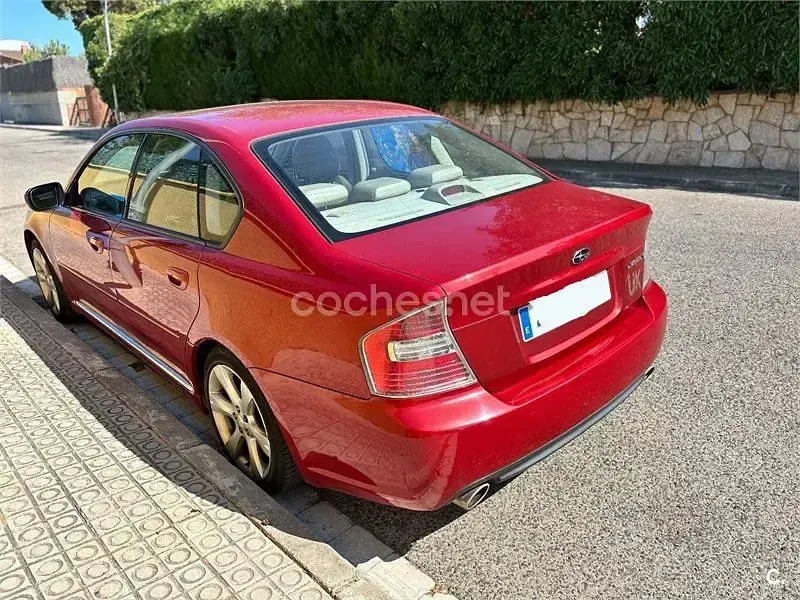 Usado Subaru Legacy 245 CV (180 kW) 2004 Rojo Berlina