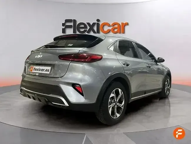Usado Kia XCeed 120 CV (88 kW) 2023 Gris SUV