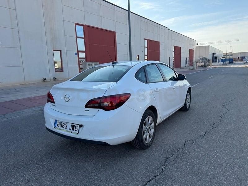 Usado Opel Astra Dynamic 110 CV (80 kW) 2017 Blanco Berlina