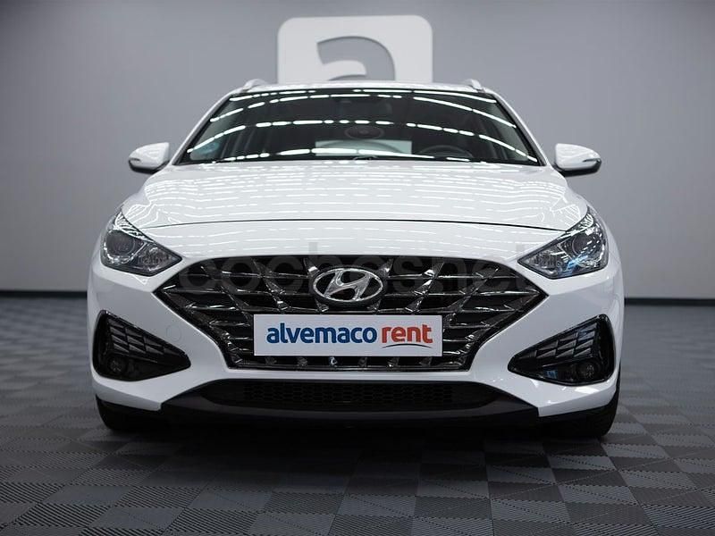 Usado Hyundai i30 116 CV (85 kW) 2021 Blanco Berlina