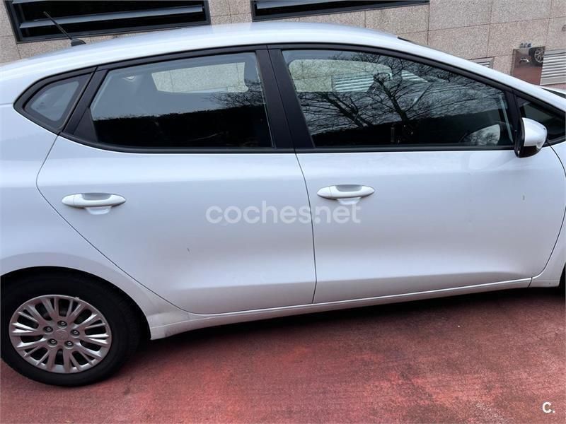 Usado Kia Ceed GT 90 CV (66 kW) 2015 Blanco Berlina