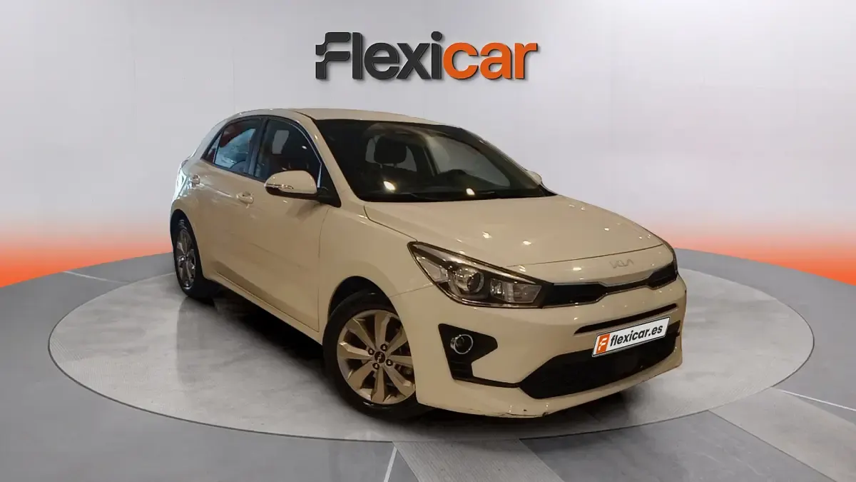 Usado Kia Rio 101 CV (74 kW) 2023 Berlina
