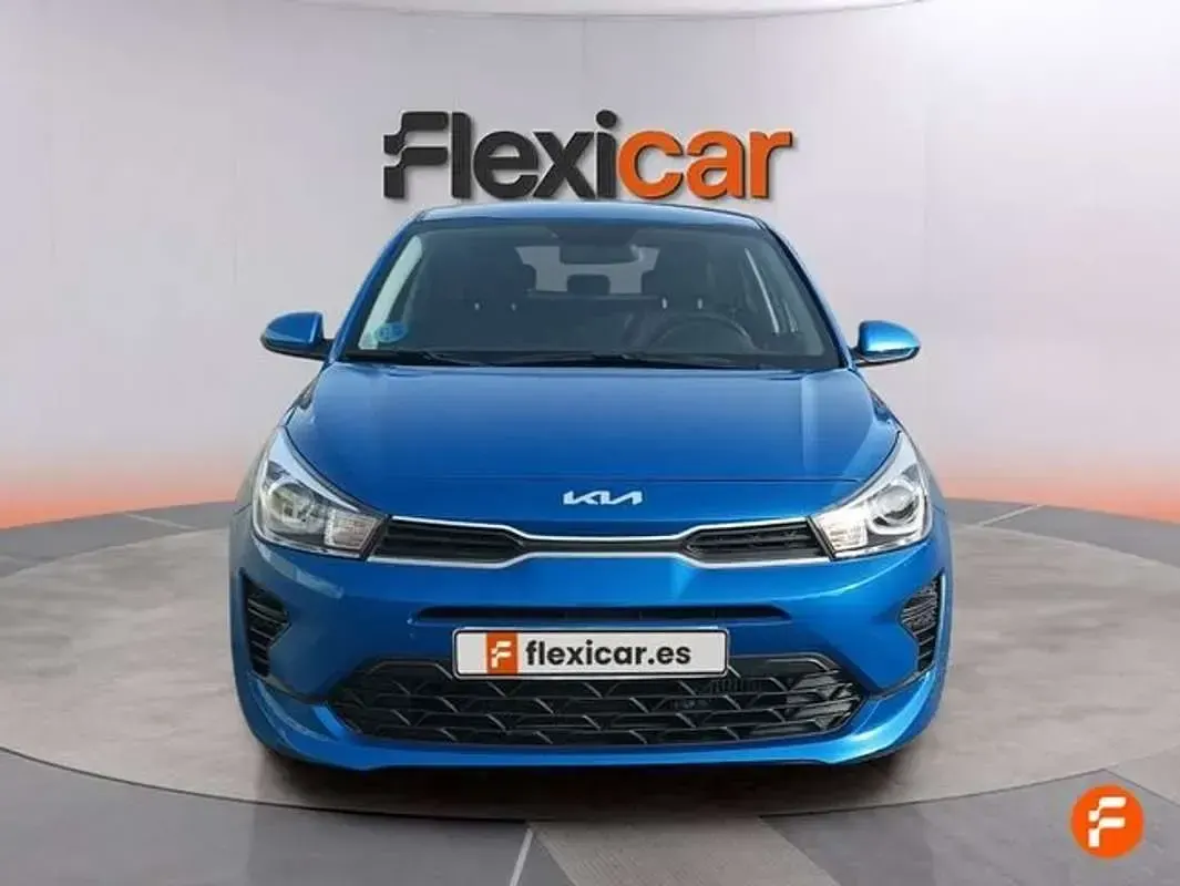 Usado Kia Rio 101 CV (74 kW) 2022 Azul Berlina