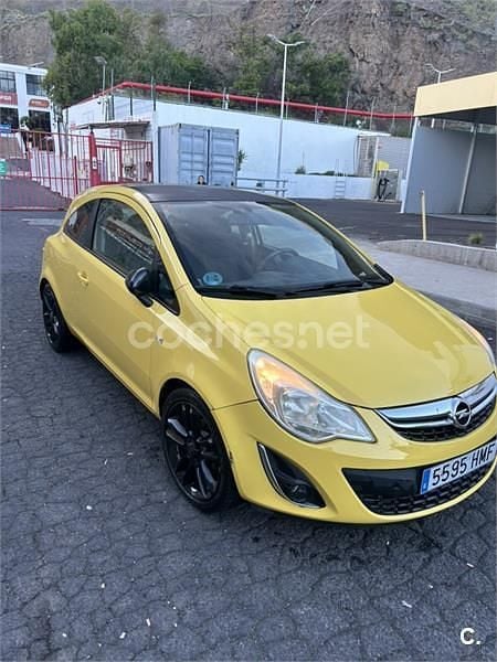 Usado Opel Corsa Color Edition 100 CV (73 kW) 2012 Amarillo Utilitario