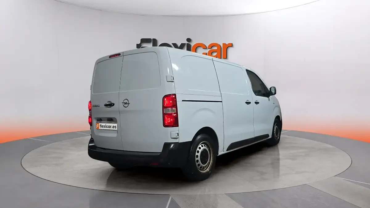 Usado Opel Vivaro-e Combi 102 CV (75 kW) 2023 Blanco Monovolumen