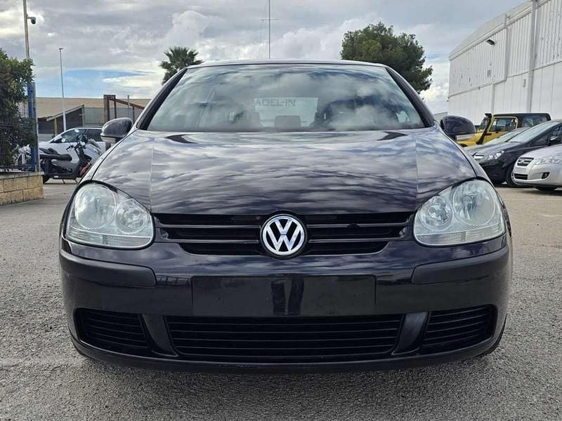 Usado VW Golf IV Conceptline 90 CV (66 kW) 2005 Negro Utilitario