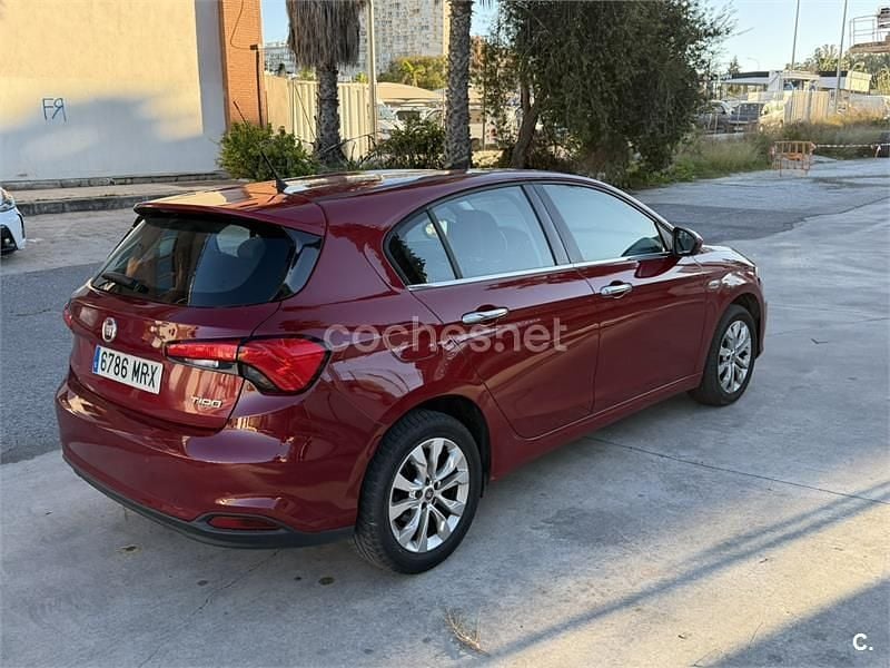 Usado Fiat Tipo Lounge 120 CV (88 kW) 2017 Rojo Berlina
