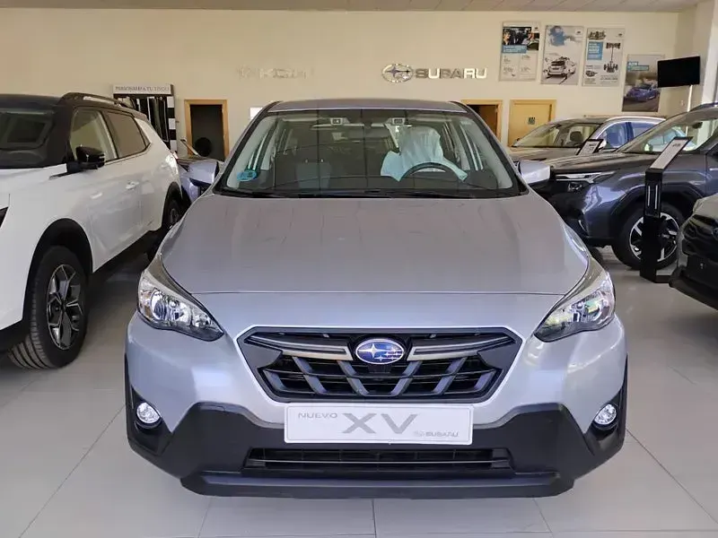 Usado Subaru XV Sport 114 CV (83 kW) 2022 Gris / plata SUV