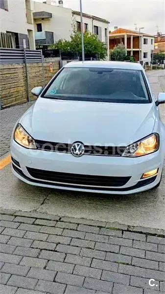 Usado VW Golf VII 110 CV (80 kW) 2016 Blanco Berlina