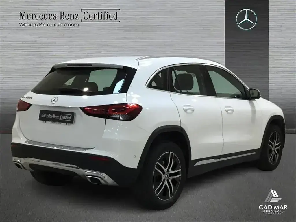 Usado Mercedes GLA200 Progressive 150 CV (110 kW) 2022 Blanco SUV