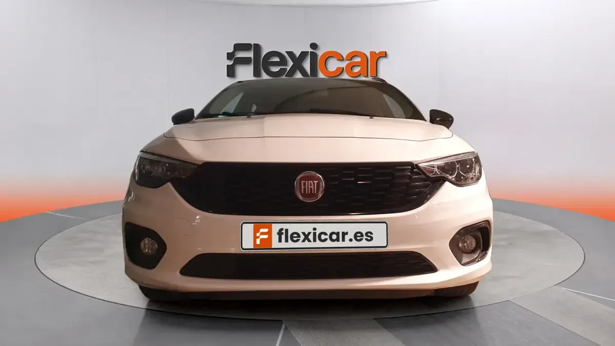 Usado Fiat Tipo Easy 95 CV (69 kW) 2018 Blanco Familiar
