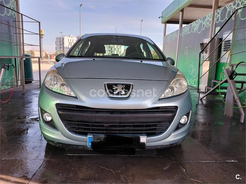 Gris / plata Usado 2011 Peugeot 207 Business-Line Berlina | 3500 € (Precio justo) - Imagen 1/4