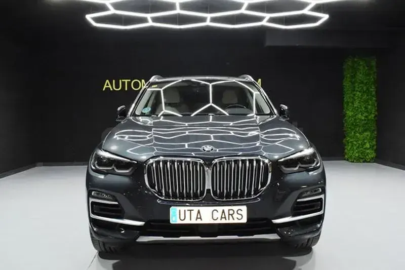 Usado BMW X5 Comfort Edition 265 CV (194 kW) 2020 Gris / plata SUV