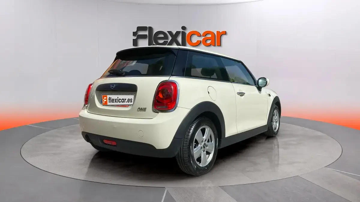 Usado Mini ONE 102 CV (75 kW) 2019 Blanco Utilitario