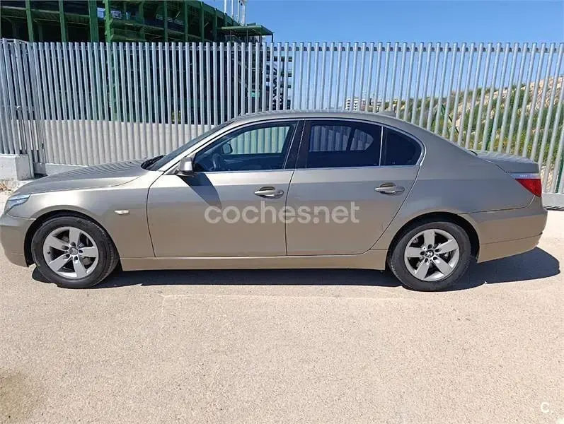 Usado BMW 520 177 CV (130 kW) 2009 Beige Berlina