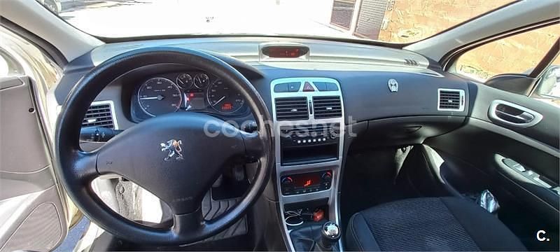 Usado Peugeot 307 110 CV (80 kW) 2006 Beige Berlina