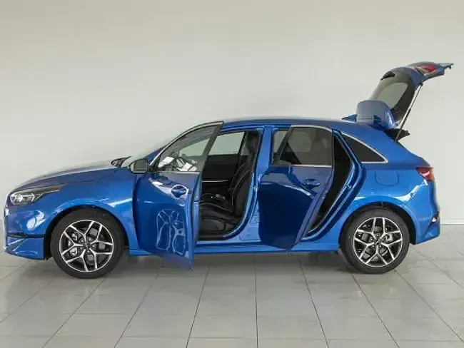 Usado Kia Ceed 136 CV (100 kW) 2022 Azul Utilitario