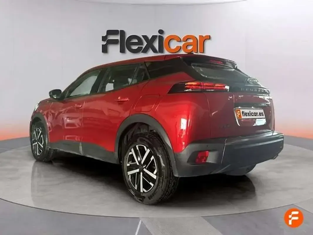 Usado Peugeot 2008 Active 102 CV (75 kW) 2023 Rojo SUV