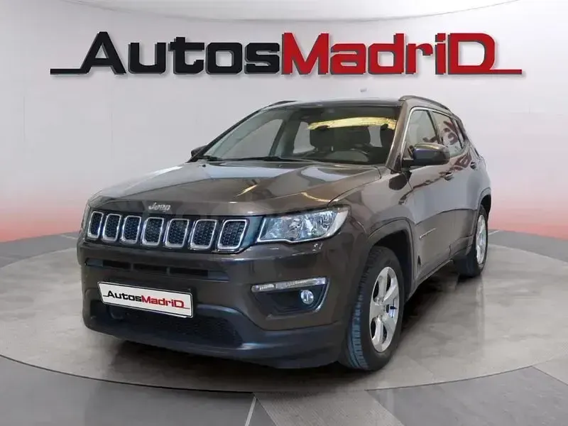 Usado Jeep Compass Longitude 120 CV (88 kW) 2020 Gris / plata SUV