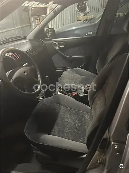 Usado Citroën Xsara 90 CV (66 kW) 2000 Gris / plata Berlina