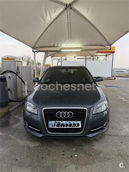 Usado Audi A3 Ambiente 105 CV (77 kW) 2012 Gris / plata Berlina