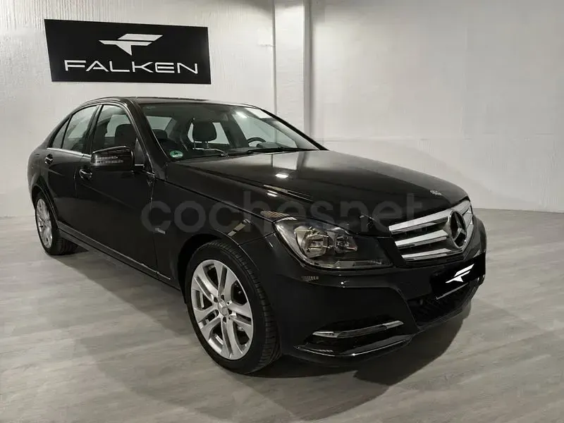 Usado Mercedes C200 Avantgarde 136 CV (100 kW) 2012 Negro Berlina