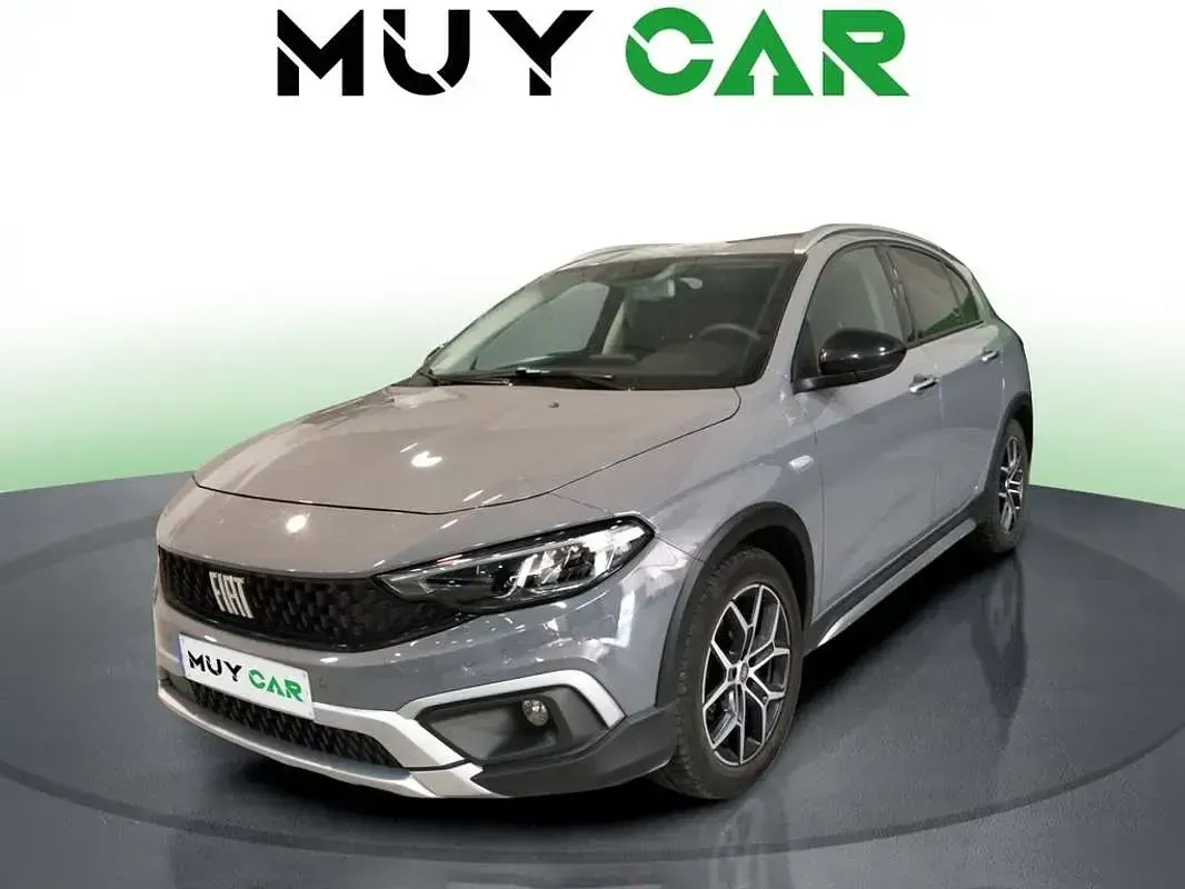 Usado Fiat Tipo Cross 129 CV (94 kW) 2021 Gris Utilitario