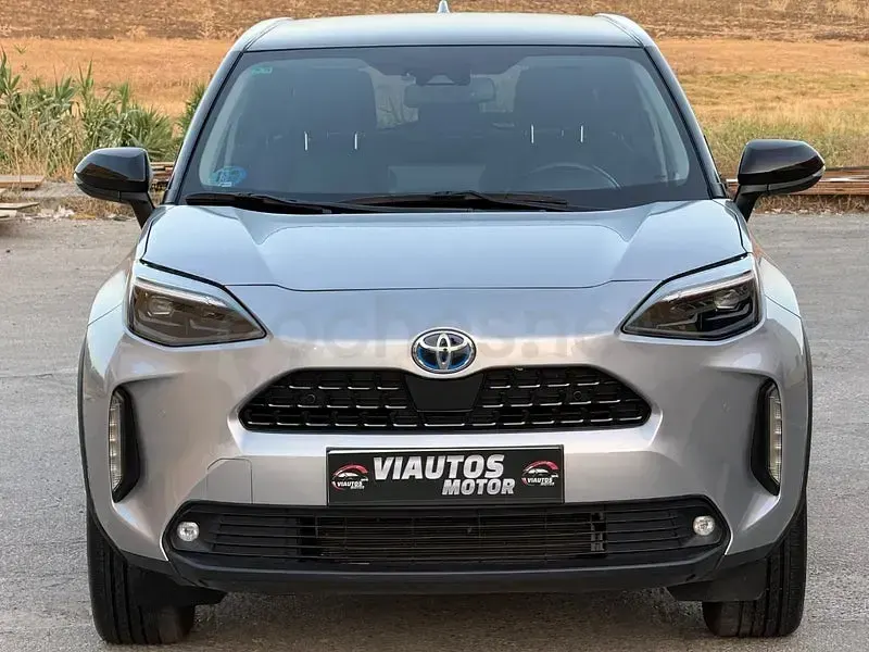 Usado Toyota Yaris Cross Style 116 CV (85 kW) 2022 Gris / plata SUV
